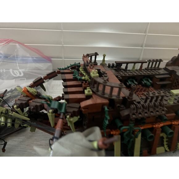 Mould King 13138 Pirates Ship Model Building Blocks Kit Dutchman NEW - Picture 6 of 16